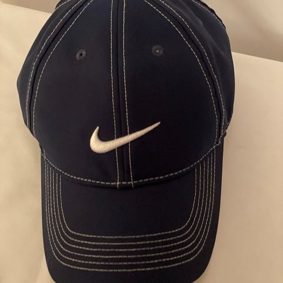 Dark Blue NikeGolf hat/cap - Picture 3 of 7